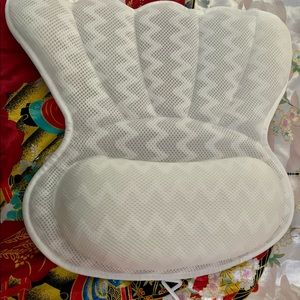 Bath tube or Hot tube Pillow 💁‍♀️